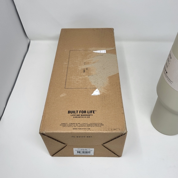 Stanley "The Quencher" H2.0 FlowState Tumbler Dune Soft‎ Matte 40 Oz New - Picture 7 of 8